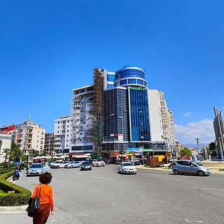 Aria Con Vista Sul Teatro Migjeni Daire